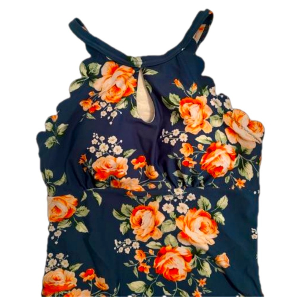 Green floral one piece swimsuit, scallops, padding - Picture 4 of 6